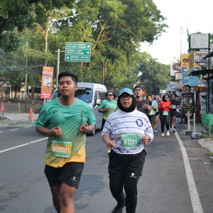 Race photo from BAUR RUN 2025