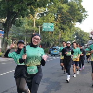Race photo from BAUR RUN 2025