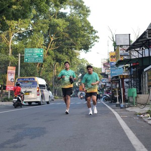 Race photo from BAUR RUN 2025