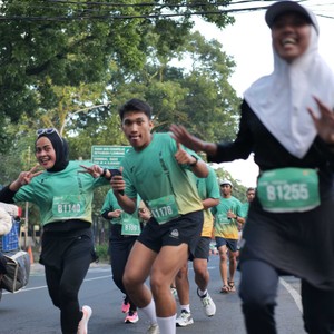 Race photo from BAUR RUN 2025