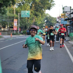 Race photo from BAUR RUN 2025