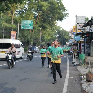 Race photo from BAUR RUN 2025