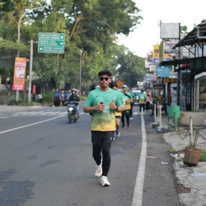 Race photo from BAUR RUN 2025