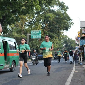 Race photo from BAUR RUN 2025