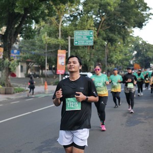 Race photo from BAUR RUN 2025