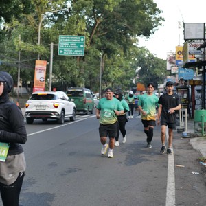 Race photo from BAUR RUN 2025