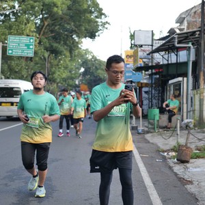 Race photo from BAUR RUN 2025
