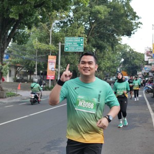 Race photo from BAUR RUN 2025