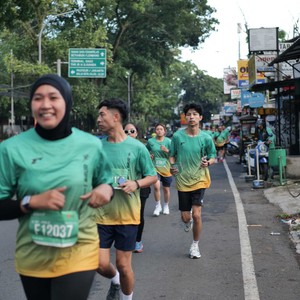 Race photo from BAUR RUN 2025