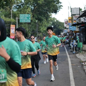 Race photo from BAUR RUN 2025