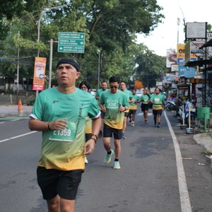 Race photo from BAUR RUN 2025