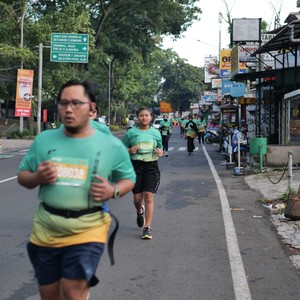 Race photo from BAUR RUN 2025