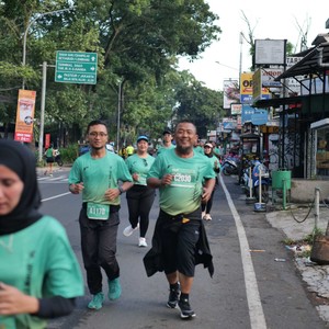 Race photo from BAUR RUN 2025