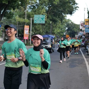 Race photo from BAUR RUN 2025