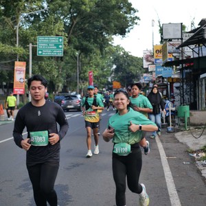 Race photo from BAUR RUN 2025