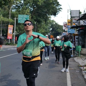 Race photo from BAUR RUN 2025