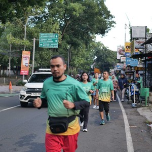 Race photo from BAUR RUN 2025