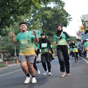 Race photo from BAUR RUN 2025