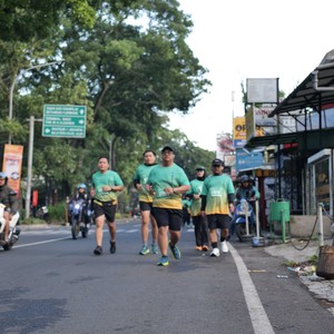 Race photo from BAUR RUN 2025