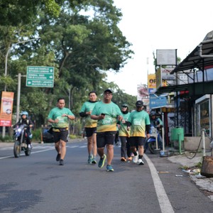 Race photo from BAUR RUN 2025