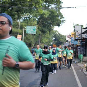 Race photo from BAUR RUN 2025