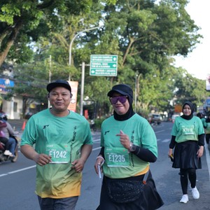 Race photo from BAUR RUN 2025