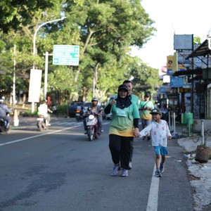 Race photo from BAUR RUN 2025