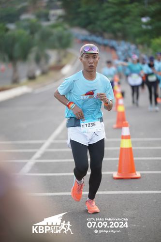Race photo from KBP City Run 2024