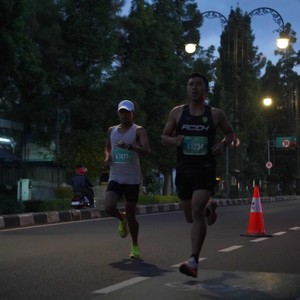Race photo from BAUR RUN 2025