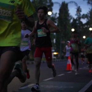 Race photo from BAUR RUN 2025