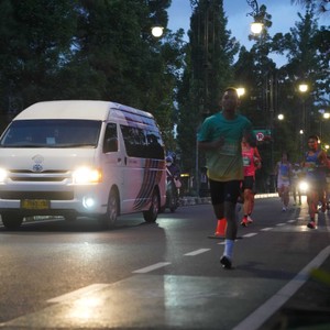 Race photo from BAUR RUN 2025