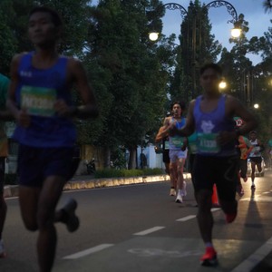 Race photo from BAUR RUN 2025