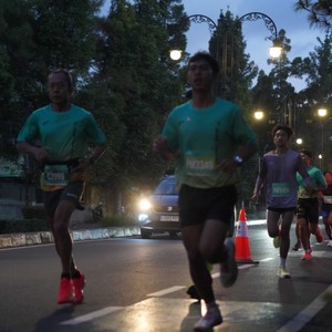 Race photo from BAUR RUN 2025