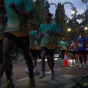 Race photo from BAUR RUN 2025