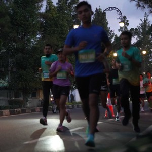 Race photo from BAUR RUN 2025