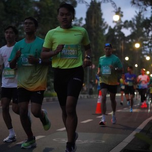 Race photo from BAUR RUN 2025