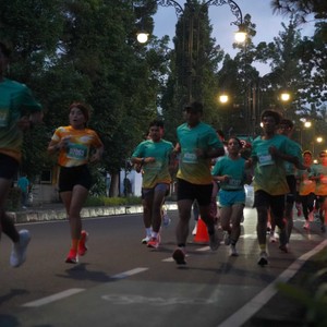 Race photo from BAUR RUN 2025