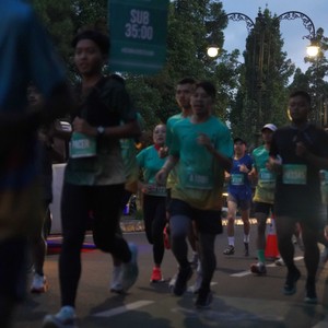 Race photo from BAUR RUN 2025