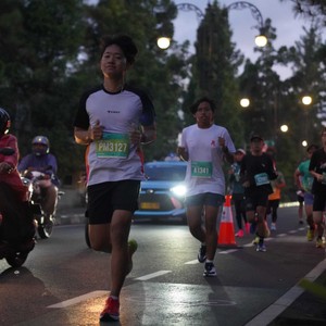 Race photo from BAUR RUN 2025