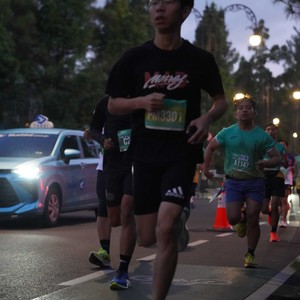 Race photo from BAUR RUN 2025