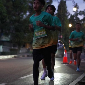 Race photo from BAUR RUN 2025