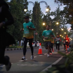 Race photo from BAUR RUN 2025