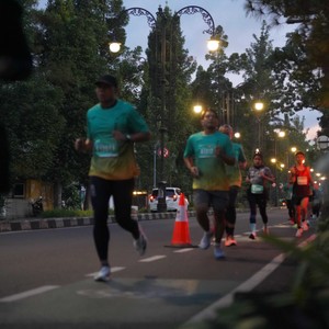 Race photo from BAUR RUN 2025