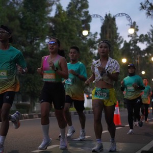Race photo from BAUR RUN 2025