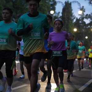 Race photo from BAUR RUN 2025