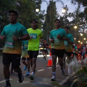 Race photo from BAUR RUN 2025