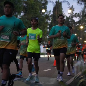 Race photo from BAUR RUN 2025