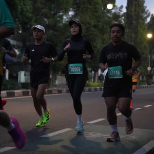 Race photo from BAUR RUN 2025