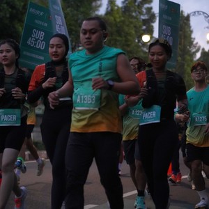 Race photo from BAUR RUN 2025