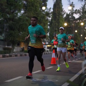 Race photo from BAUR RUN 2025